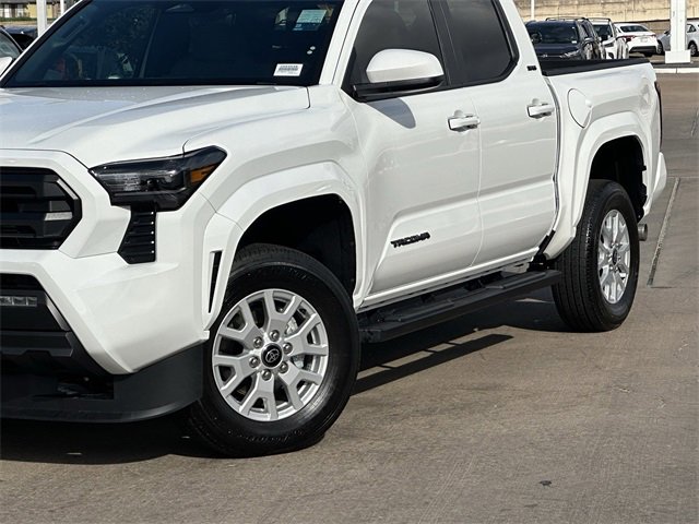 Used 2025 Toyota Tacoma SR5 image 3