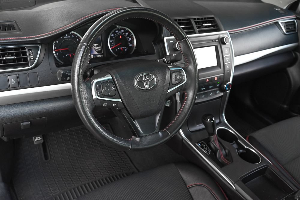 Used 2017 Toyota Camry SE FWD image 12