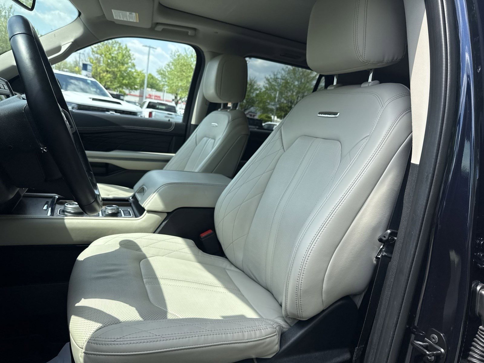 Used 2021 Ford Expedition Max Platinum AWD/4WD image 13