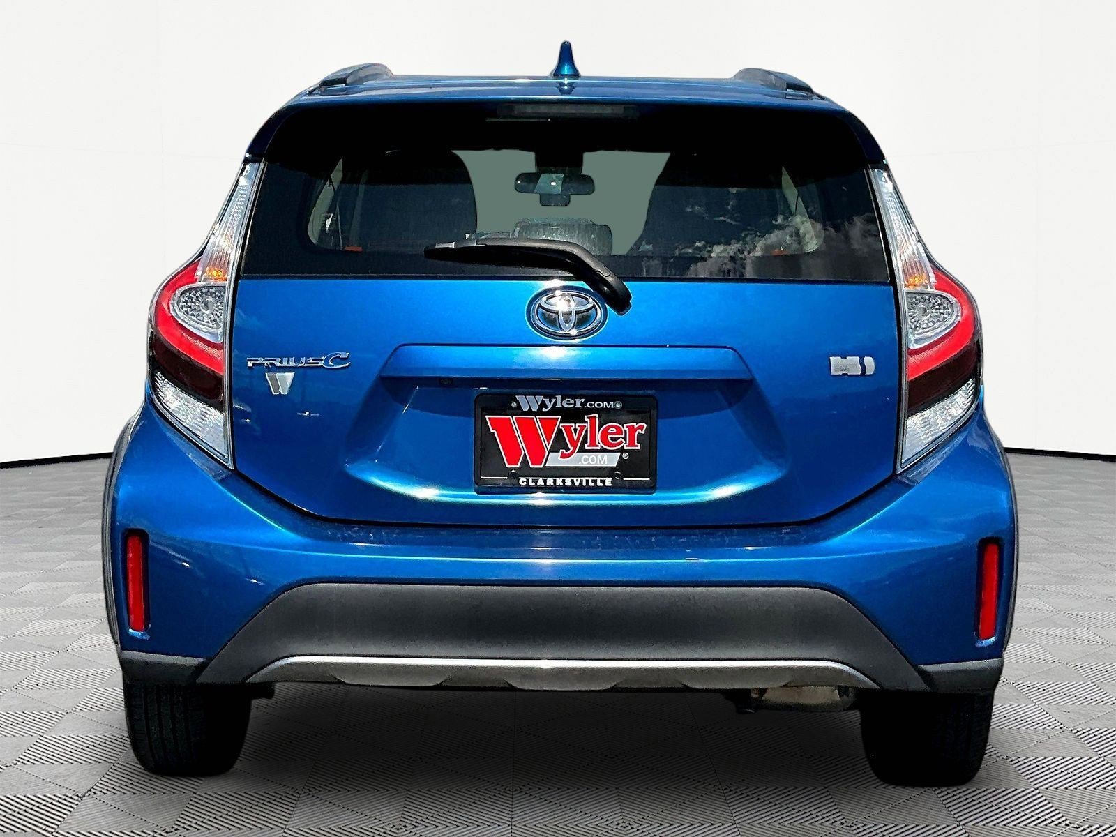 Used 2019 Toyota Prius C FWD image 5