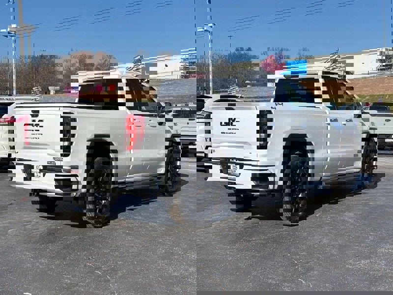 Used 2020 GMC Sierra 1500 Elevation w/ Elevation Value Package image 3