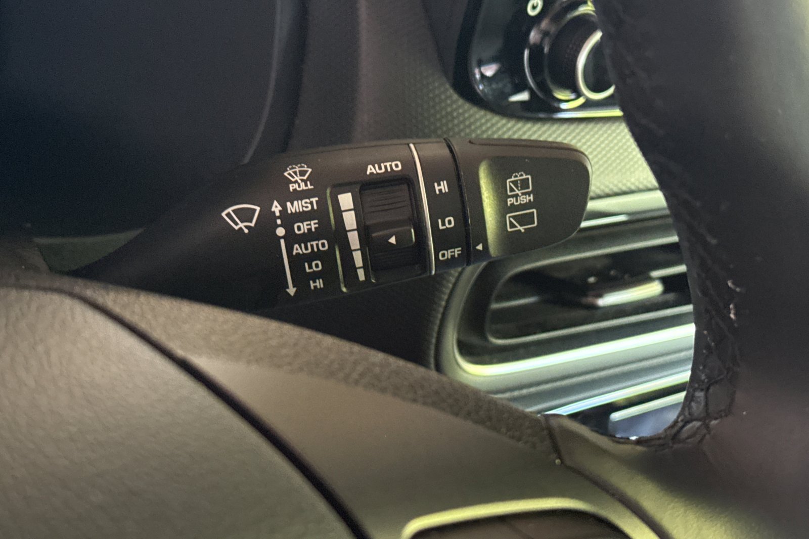 Used 2023 Hyundai Kona Limited AWD/4WD image 35