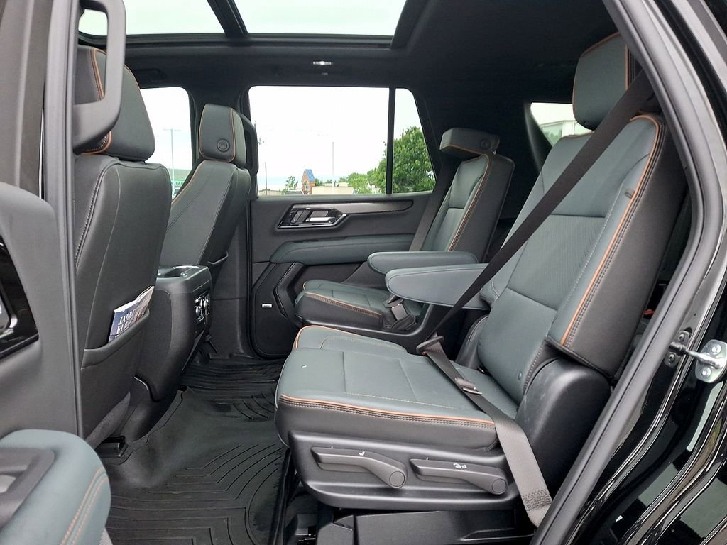 Used 2025 GMC Yukon AT4 w/ AT4 Premium Package AWD/4WD image 10