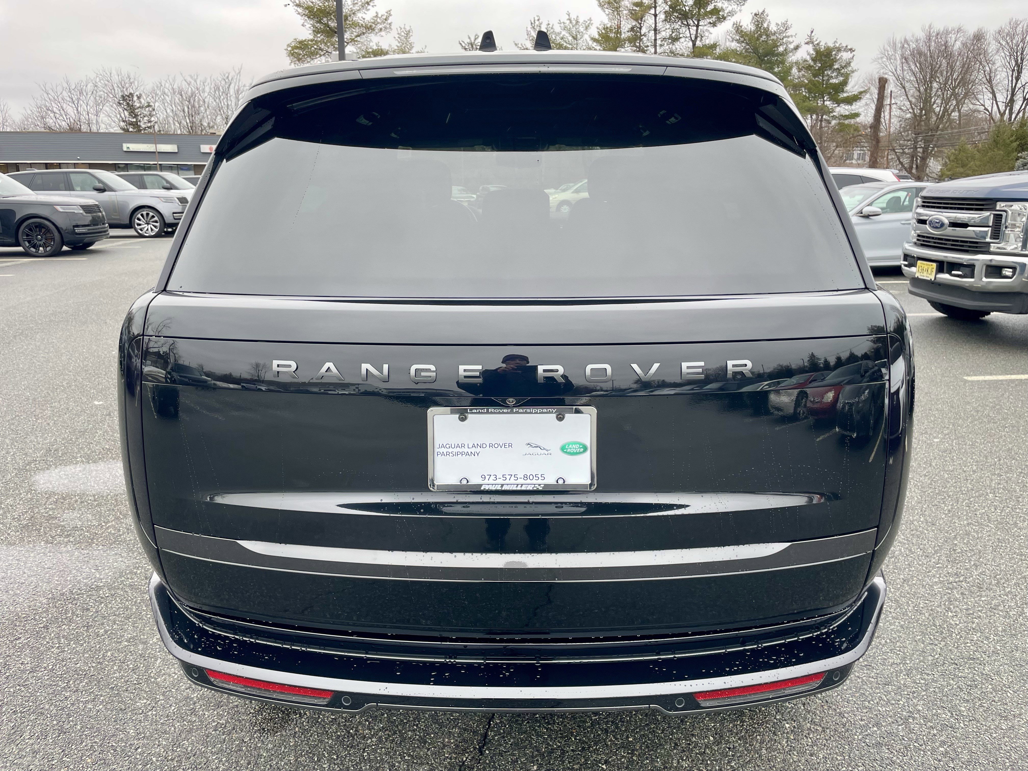 Certified 2025 Land Rover Range Rover SE image 6