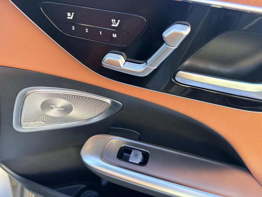 Used 2024 Mercedes-Benz C 300 Sedan image 15