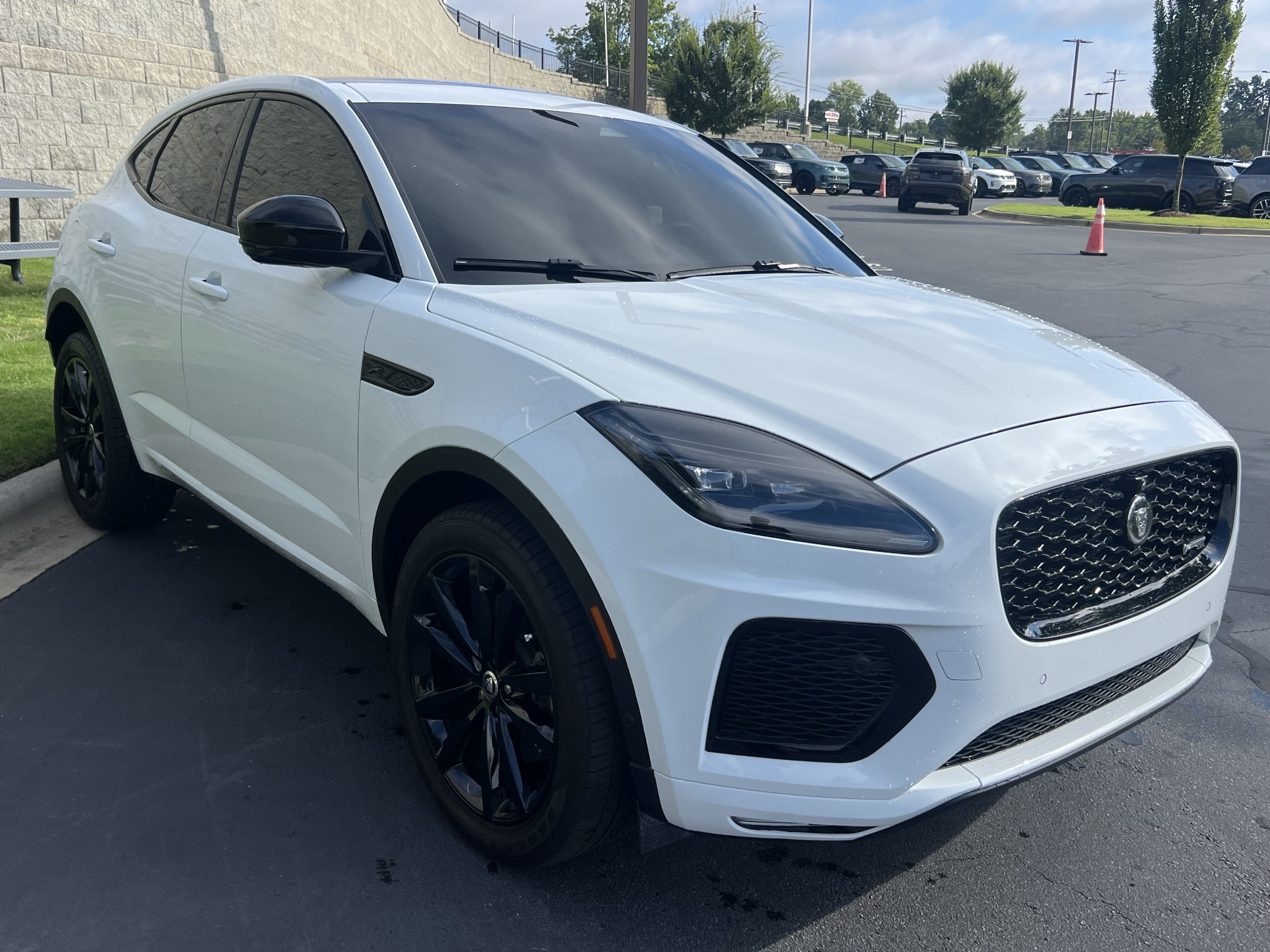 Used 2024 Jaguar E-PACE R-Dynamic SE AWD/4WD image 9