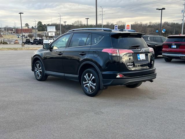 Used 2018 Toyota RAV4 LE image 8