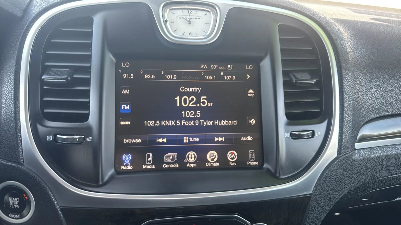 Used 2016 Chrysler 300 C RWD image 12