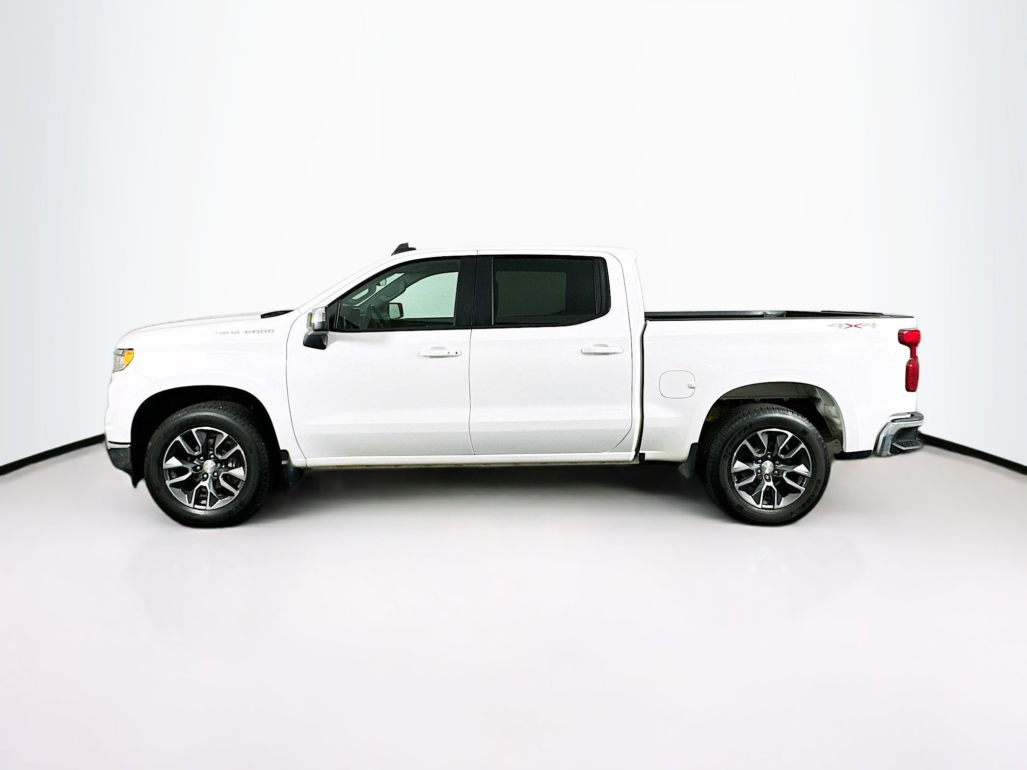 Used 2022 Chevrolet Silverado 1500 LT image 4