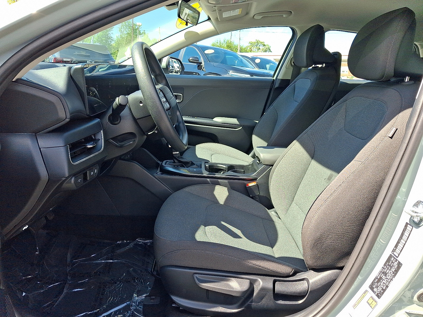 Used 2025 Kia K4 FWD image 15