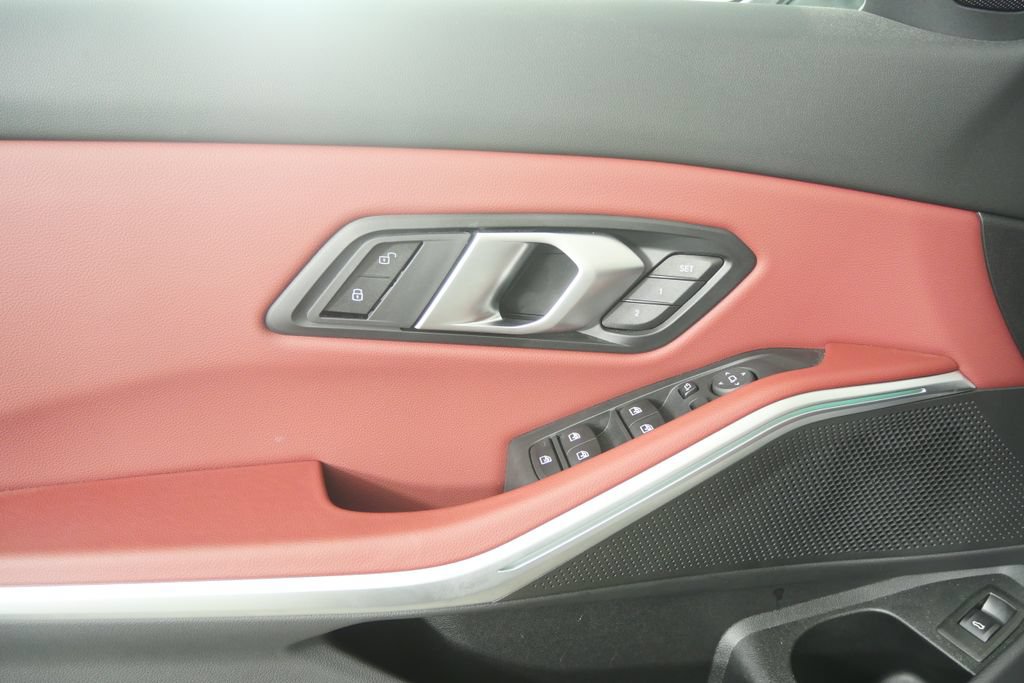 Certified 2025 BMW 330i Sedan RWD image 8