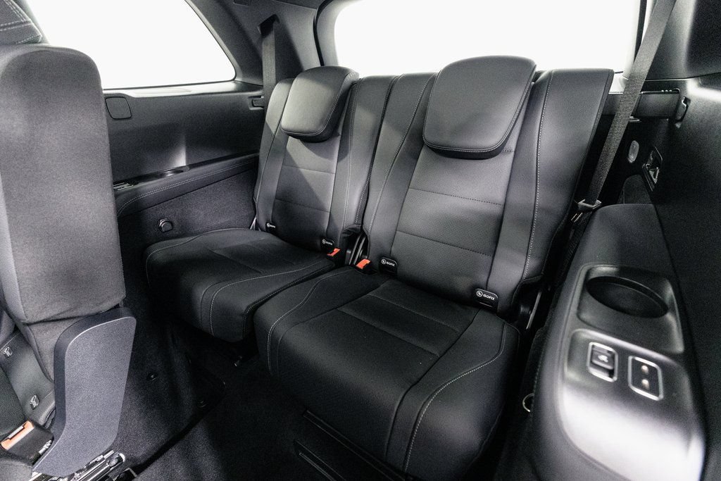 Used 2026 Mercedes-Benz GLS 450 4MATIC image 30