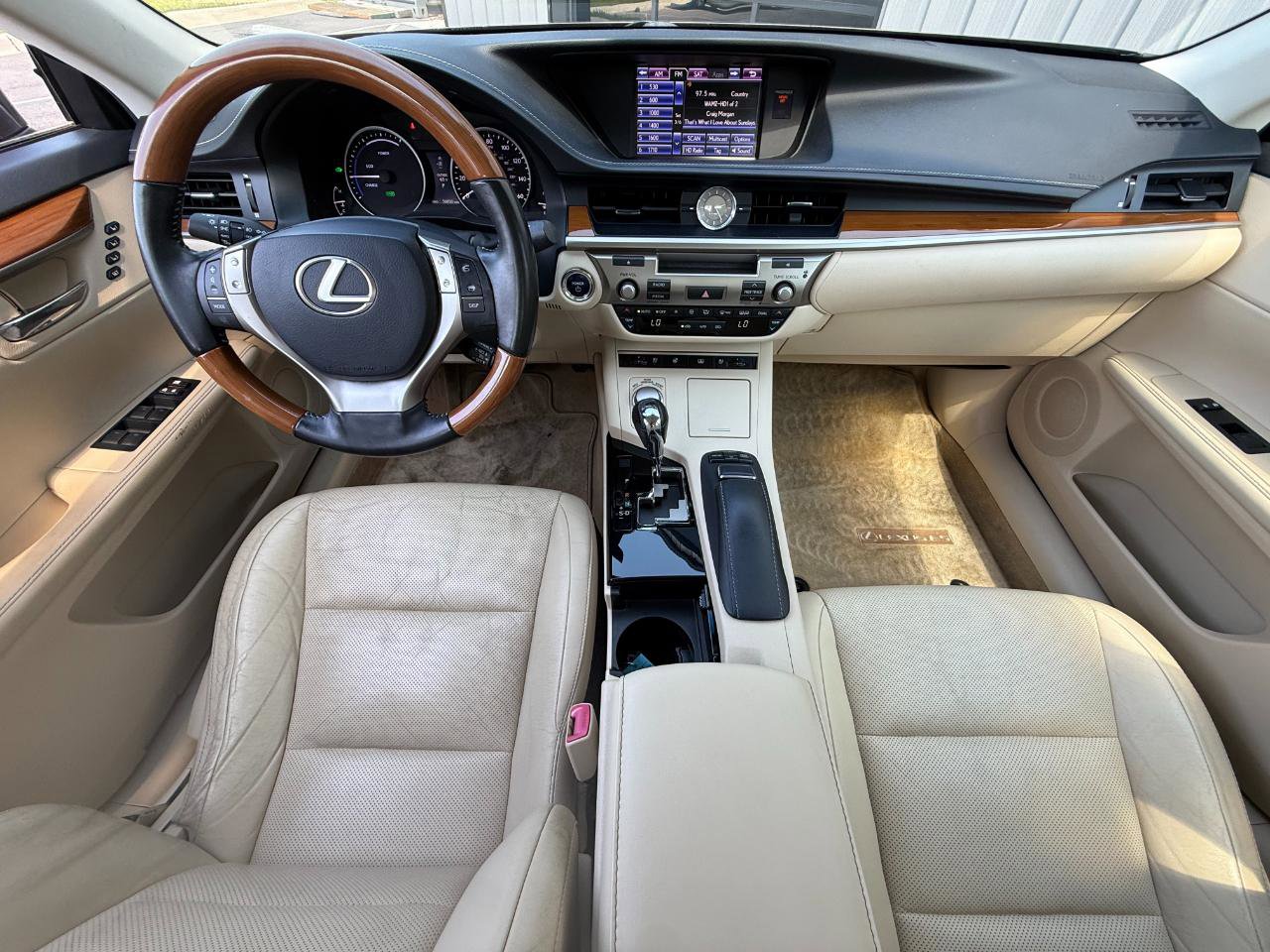 Used 2013 Lexus ES 300h w/ Luxury Pkg image 9