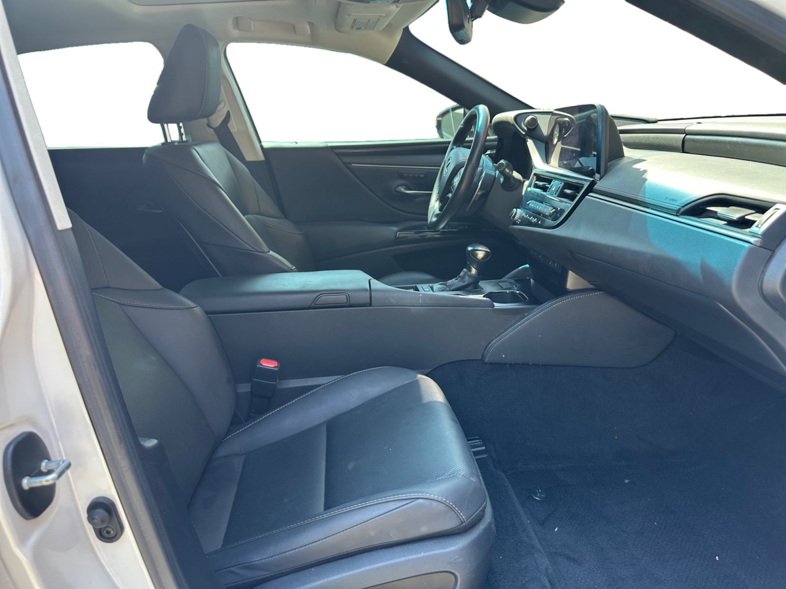 Used 2023 Lexus ES 300h w/ Premium Package FWD image 15