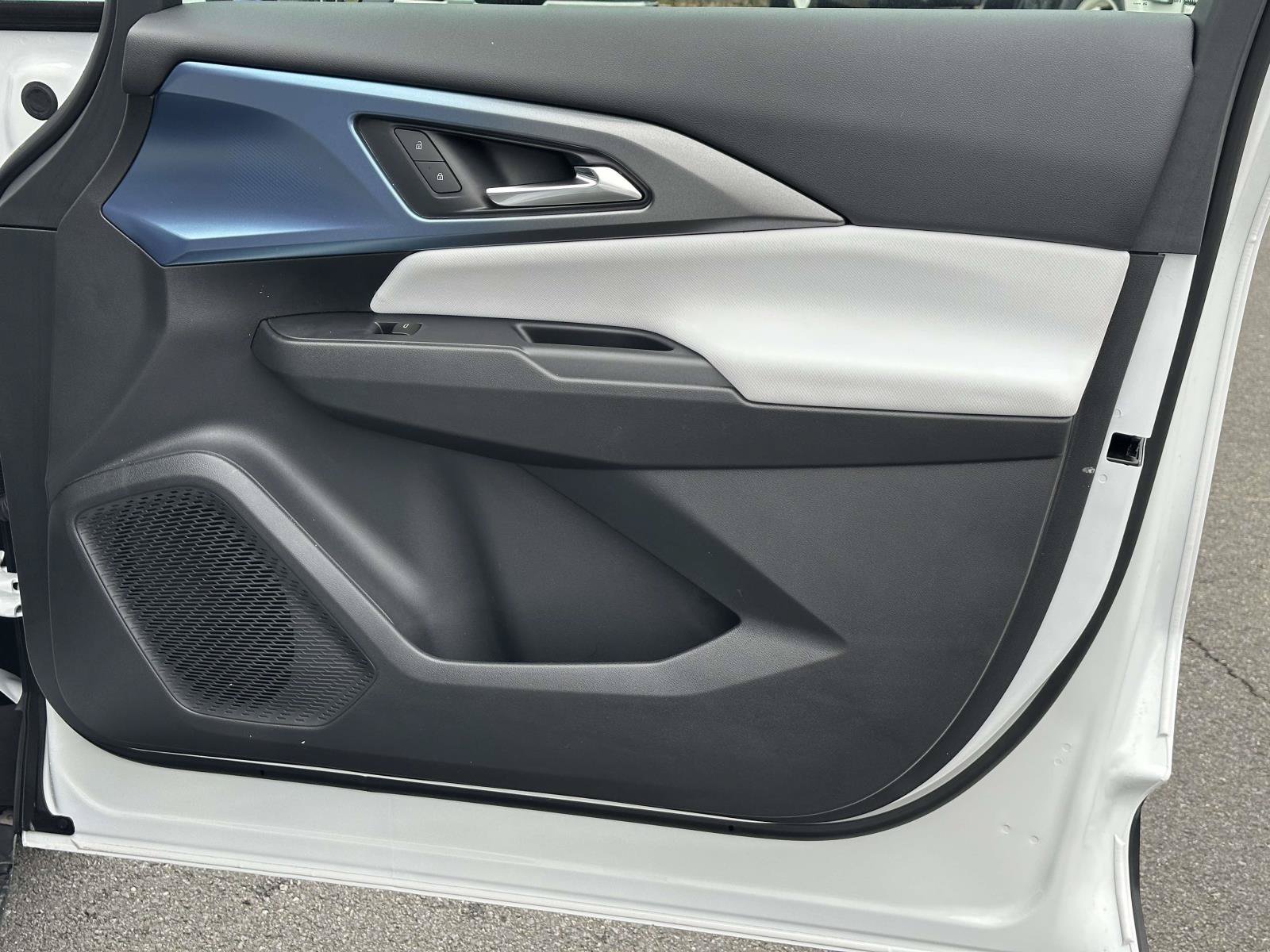 New 2026 Chevrolet Equinox EV LT AWD/4WD image 26
