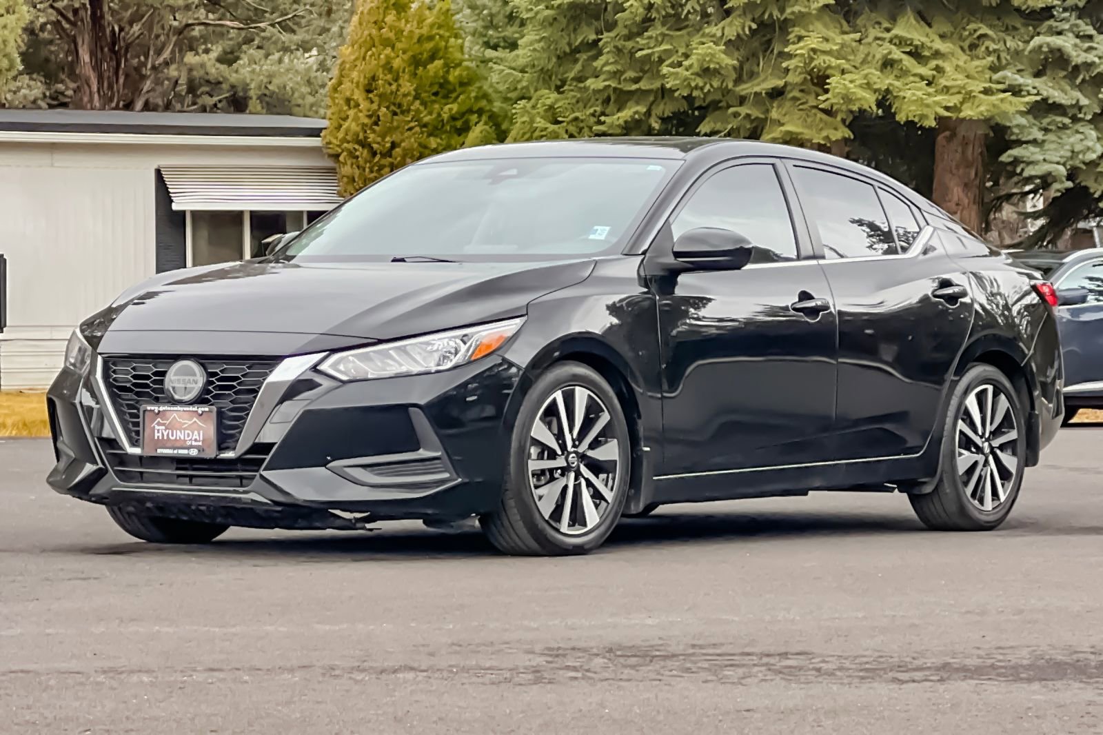 Used 2022 Nissan Sentra SV w/ SV Premium Package image 9