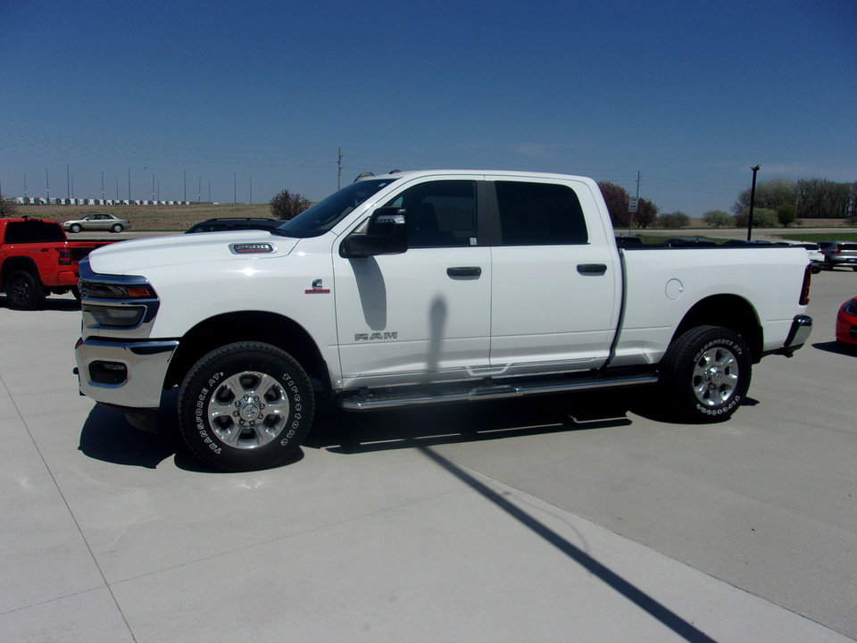 Used 2025 RAM 2500 Big Horn AWD/4WD image 7