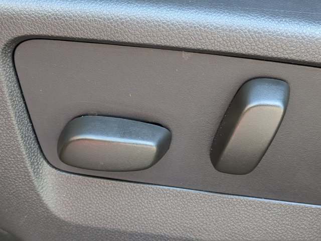 Certified 2022 Buick Envision Essence w/ Technology Package I FWD image 26