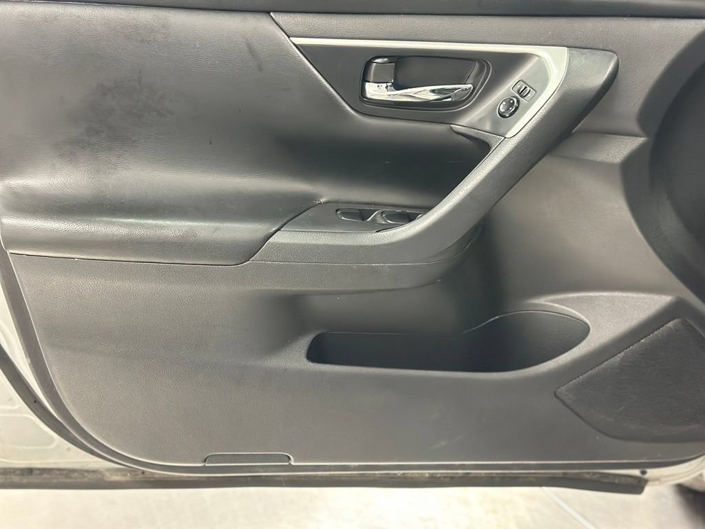 Used 2016 Nissan Altima 2.5 S w/ Power Driver Seat Package FWD image 13