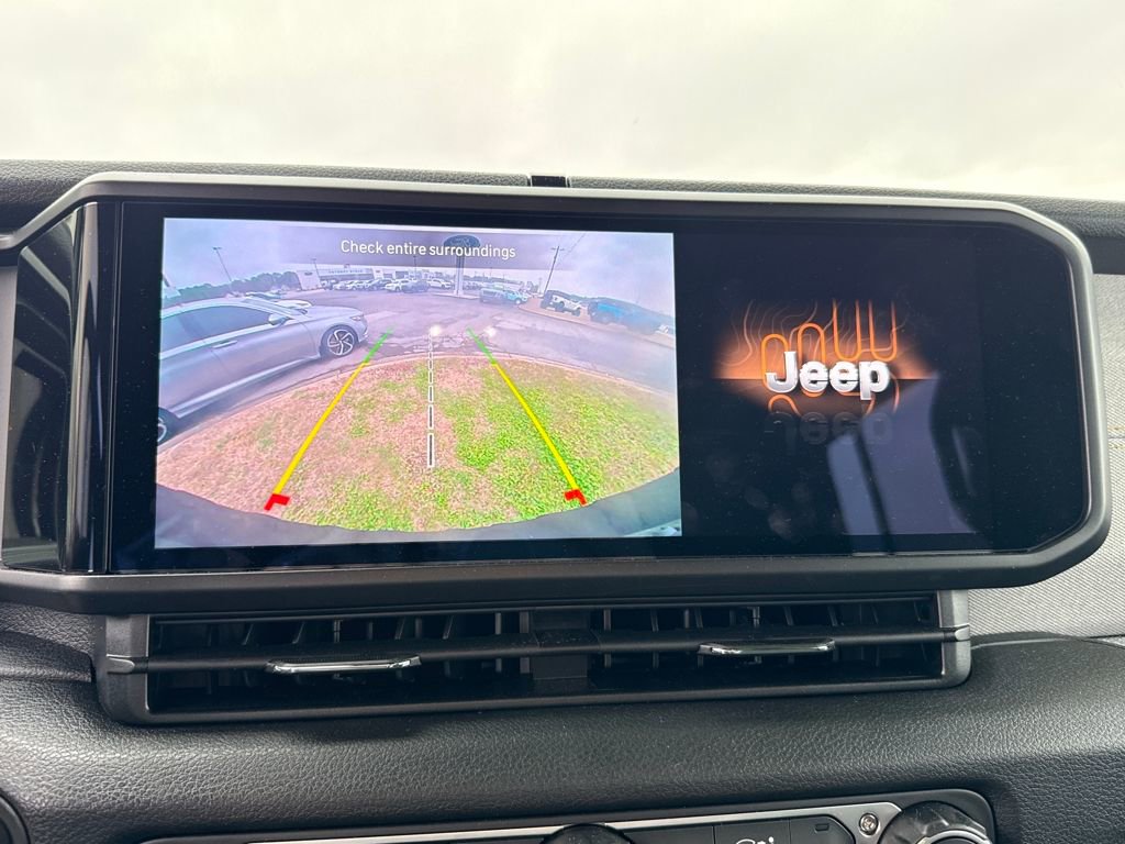 Used 2025 Jeep Wrangler Willys image 26