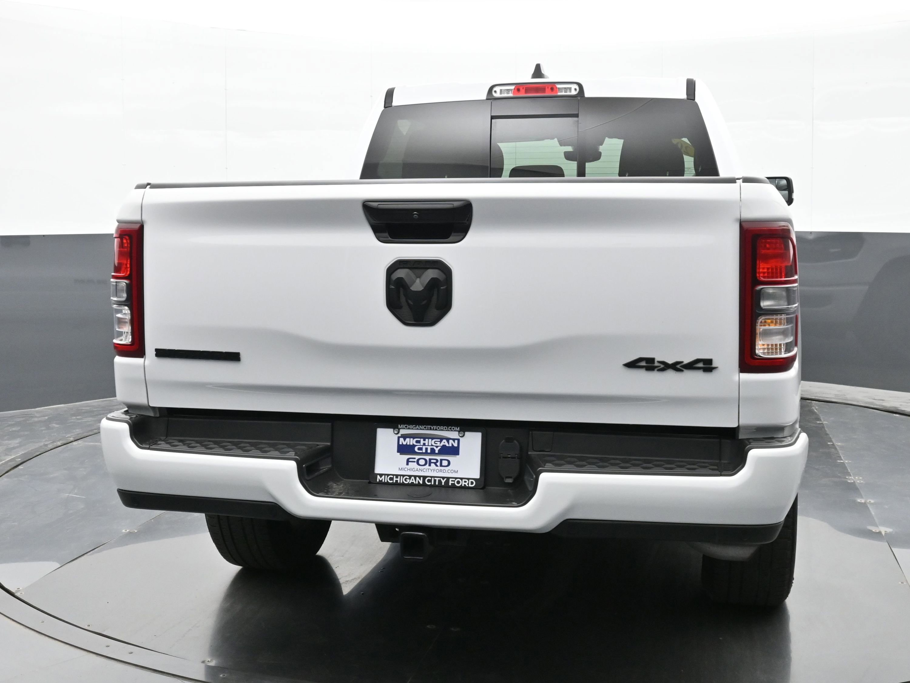 Used 2023 RAM 1500 Big Horn AWD/4WD image 3