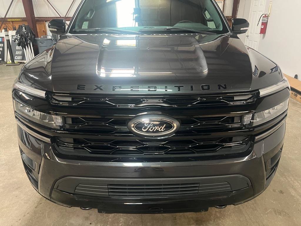 Used 2023 Ford Expedition Limited AWD/4WD image 13
