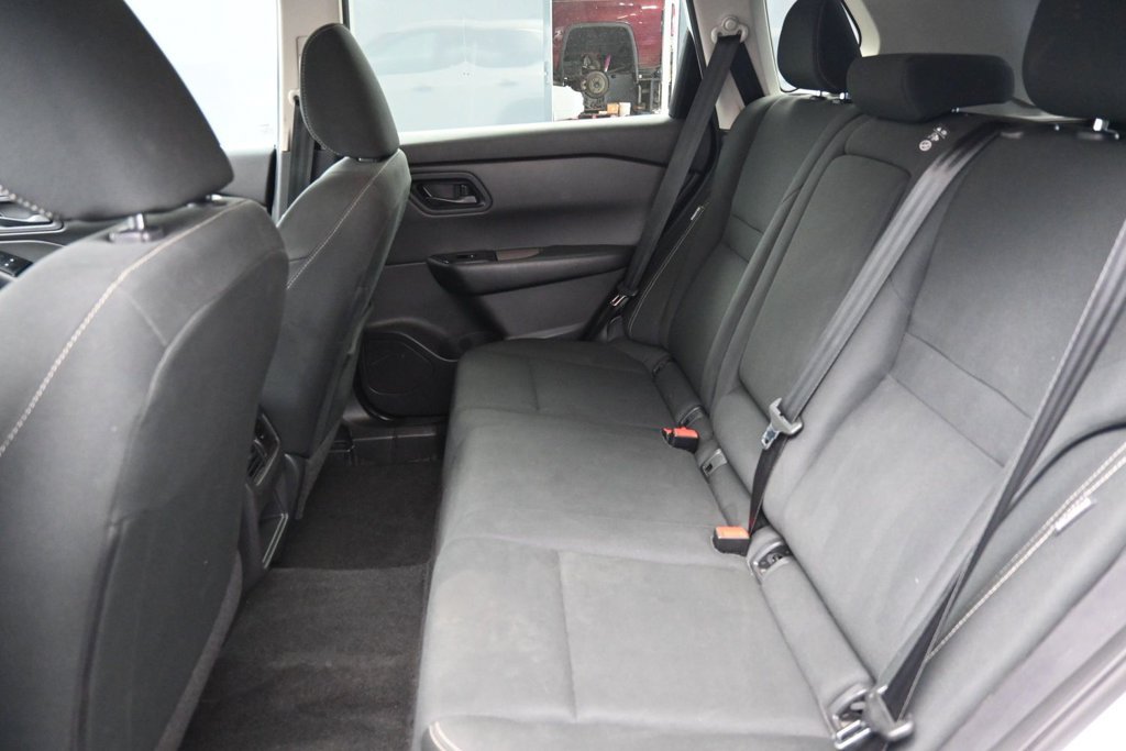 Used 2024 Nissan Rogue S AWD/4WD image 21