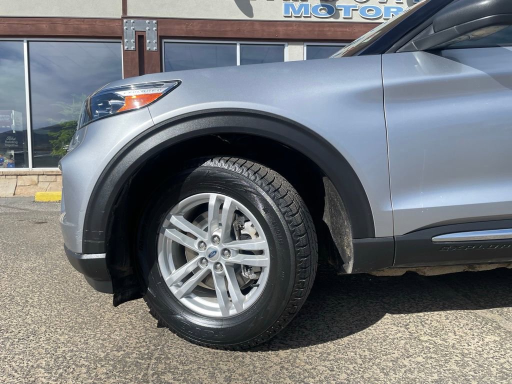 Used 2020 Ford Explorer XLT w/ Equipment Group 202A image 3