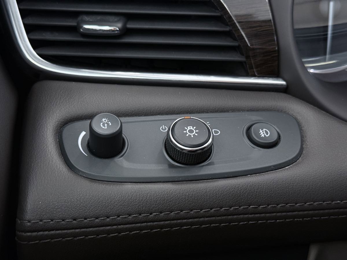 Used 2017 Buick LaCrosse Essence image 47