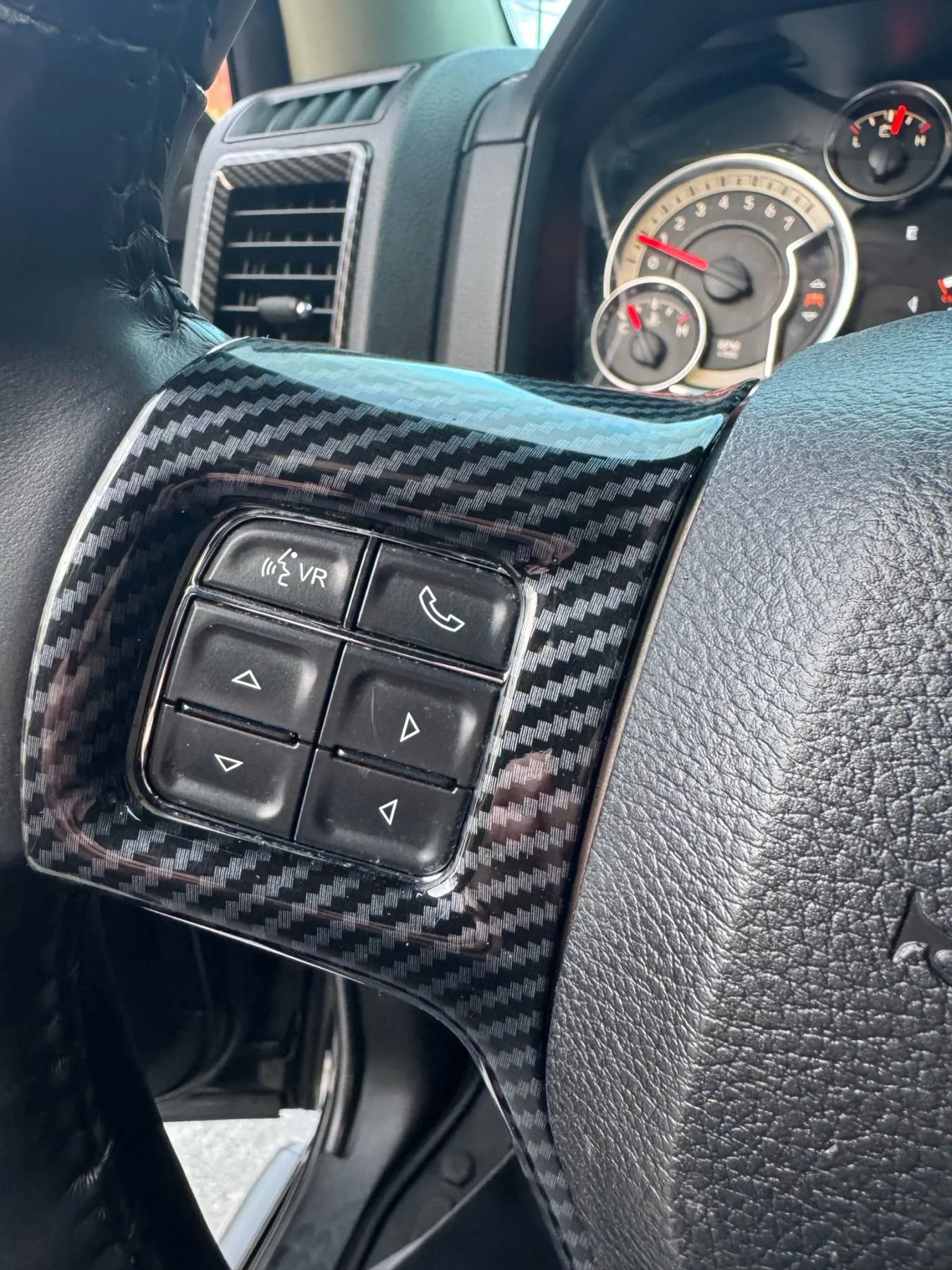 Used 2018 RAM 2500 Laramie w/ Sport Appearance Group image 40