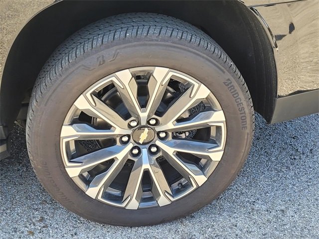 New 2025 Chevrolet Suburban High Country image 4