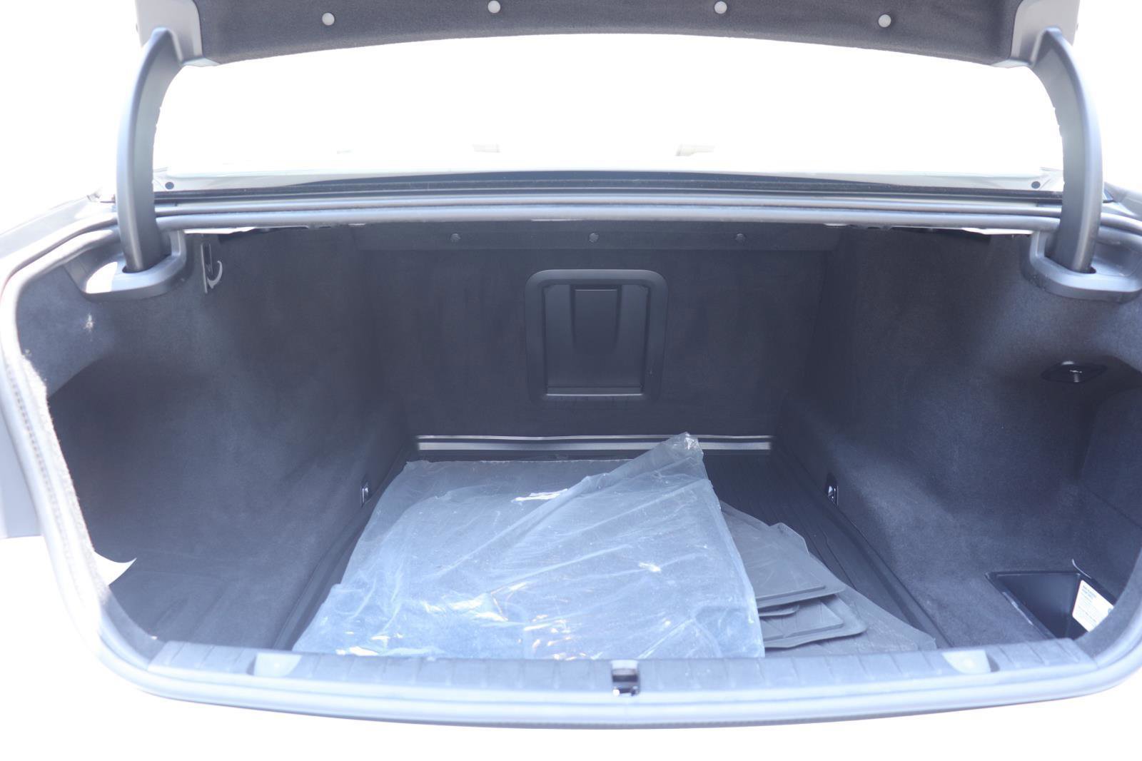Used 2018 BMW 750i RWD image 13