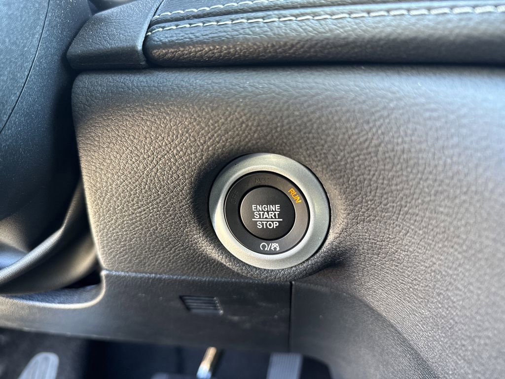 New 2026 Chrysler Pacifica Select image 37