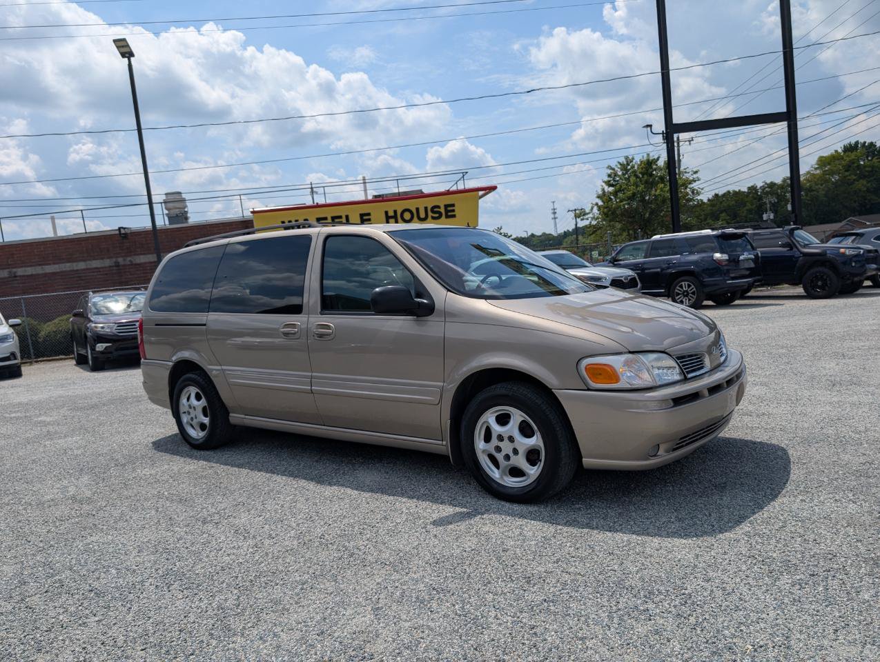 Used 2001 Oldsmobile Silhouette GLS w/ Towing Pkg FWD image 3