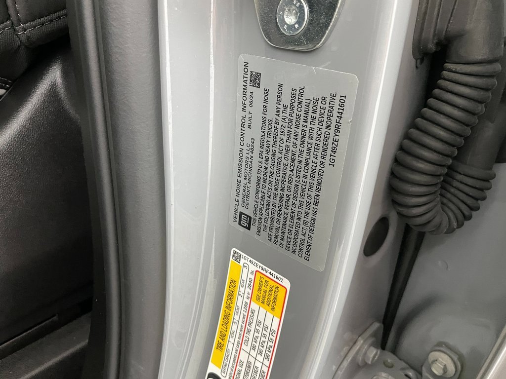 Used 2024 GMC Sierra 2500 AT4X image 40