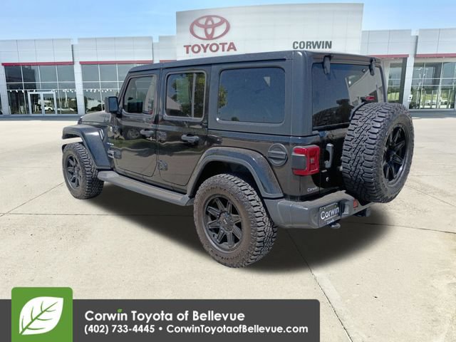Used 2018 Jeep Wrangler Unlimited Sahara AWD/4WD image 3