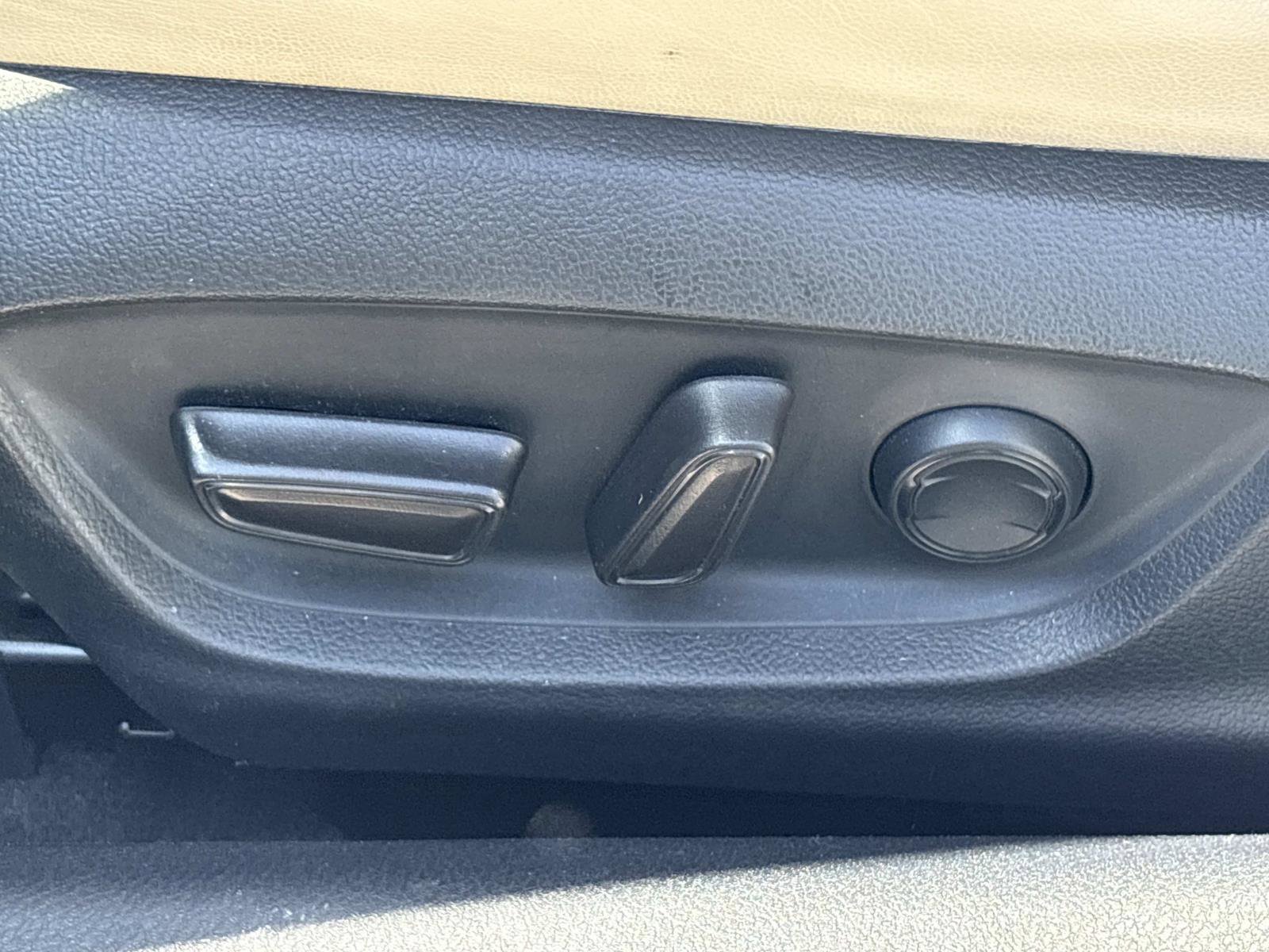 Used 2020 Toyota Avalon XLE w/ All Weather Liner Package FWD image 15