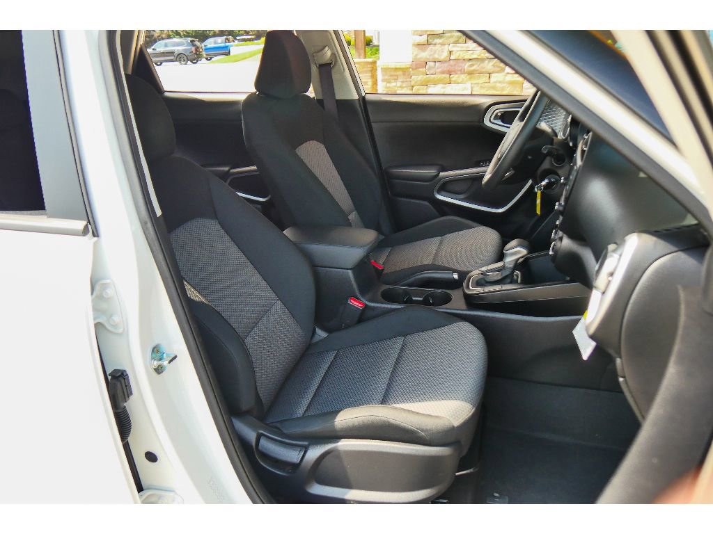 Used 2023 Kia Soul LX w/ LX Technology Package FWD image 14