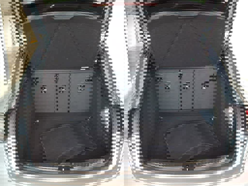 Used 2025 Porsche Macan GTS image 17