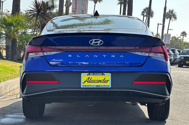 Used 2025 Hyundai Elantra Sport image 5