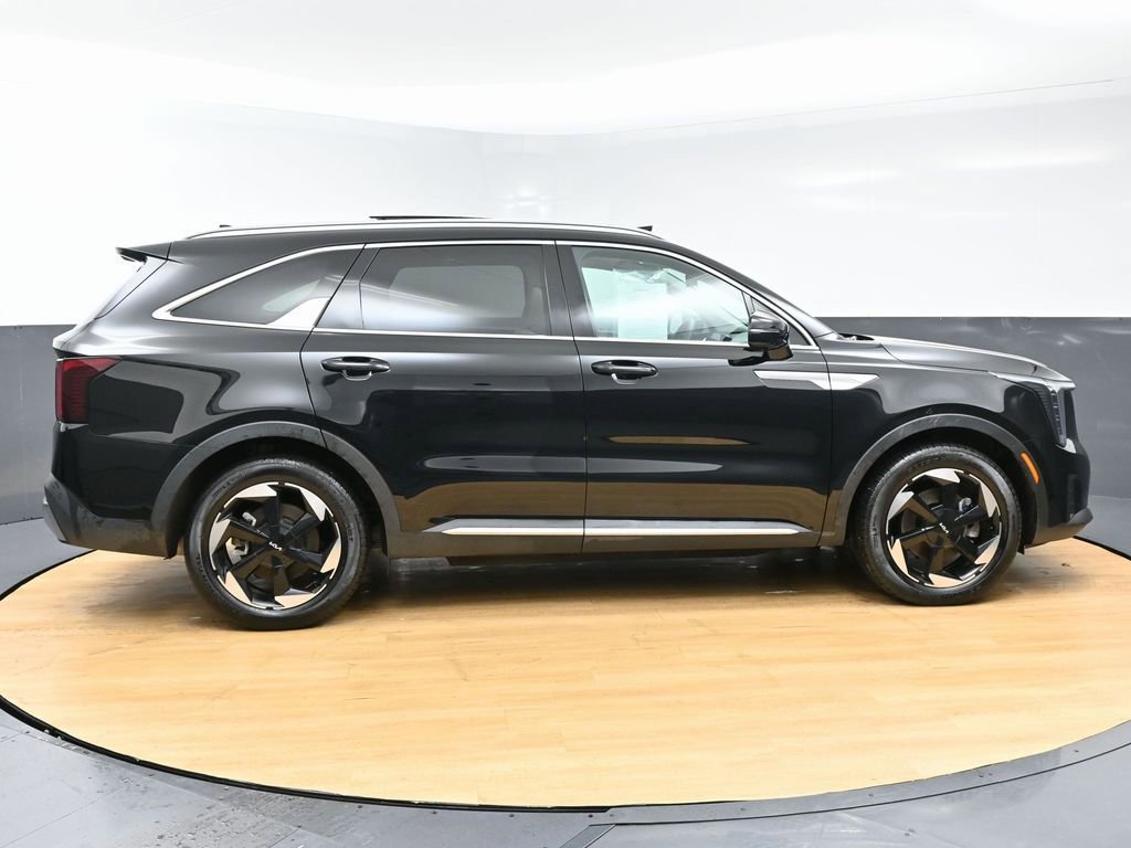 Used 2025 Kia Sorento EX w/ EX Panoramic Sunroof Package image 8