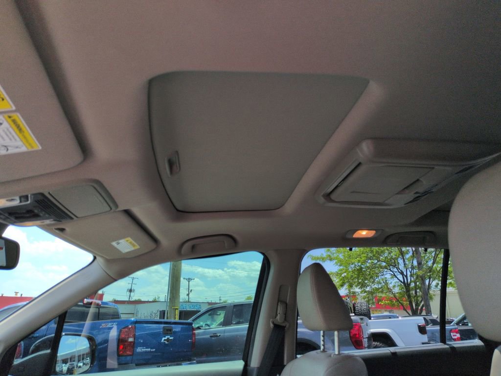 Used 2017 Honda Pilot Elite image 21