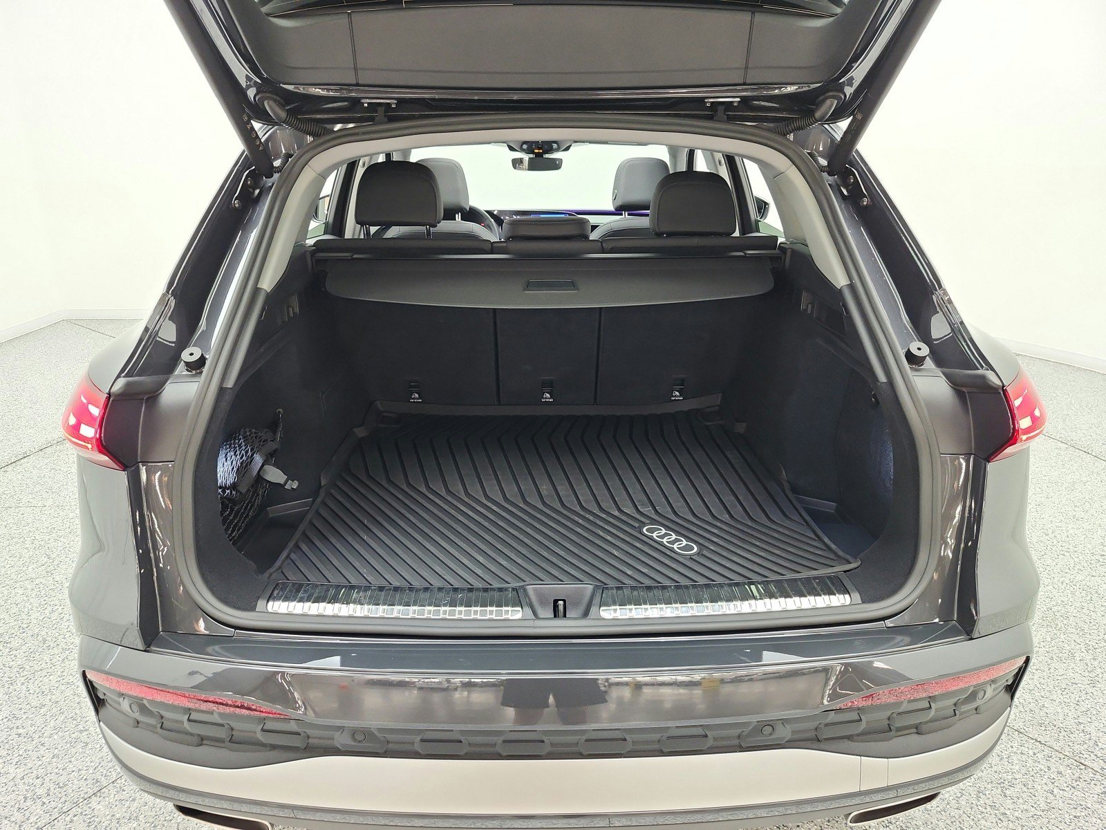 Used 2025 Audi Q5 Premium w/ Convenience Package AWD/4WD image 19