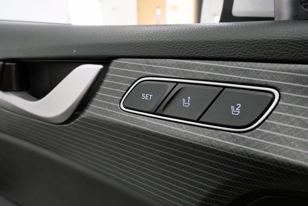 Used 2024 Hyundai Palisade Limited AWD/4WD image 14