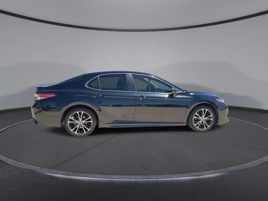 Used 2018 Toyota Camry SE w/ Convenience Package image 9