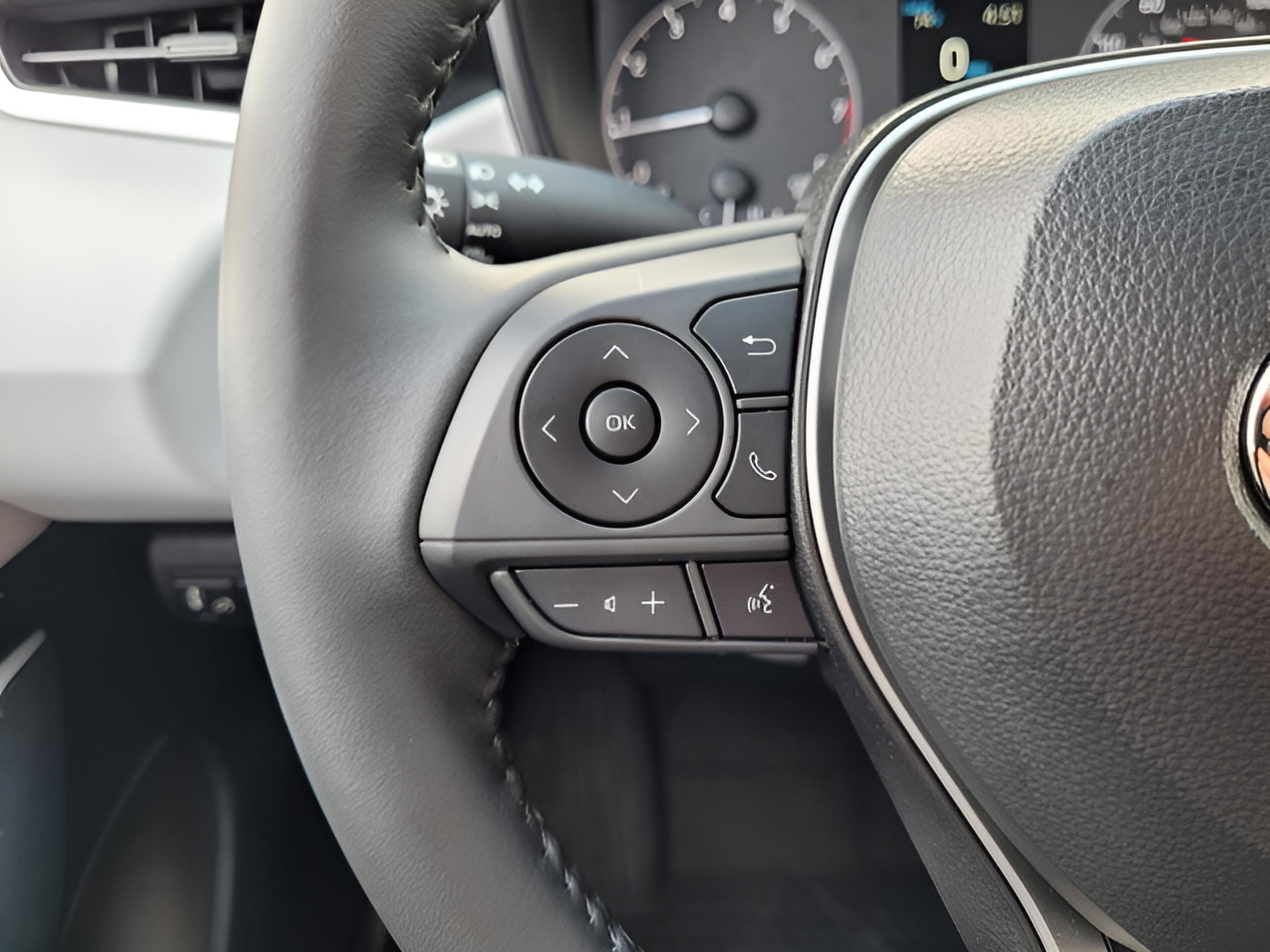 Certified 2025 Toyota Corolla SE image 23