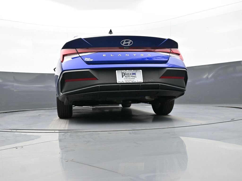 Certified 2024 Hyundai Elantra SEL FWD image 30