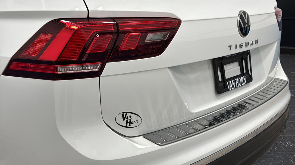 Used 2024 Volkswagen Tiguan S image 35