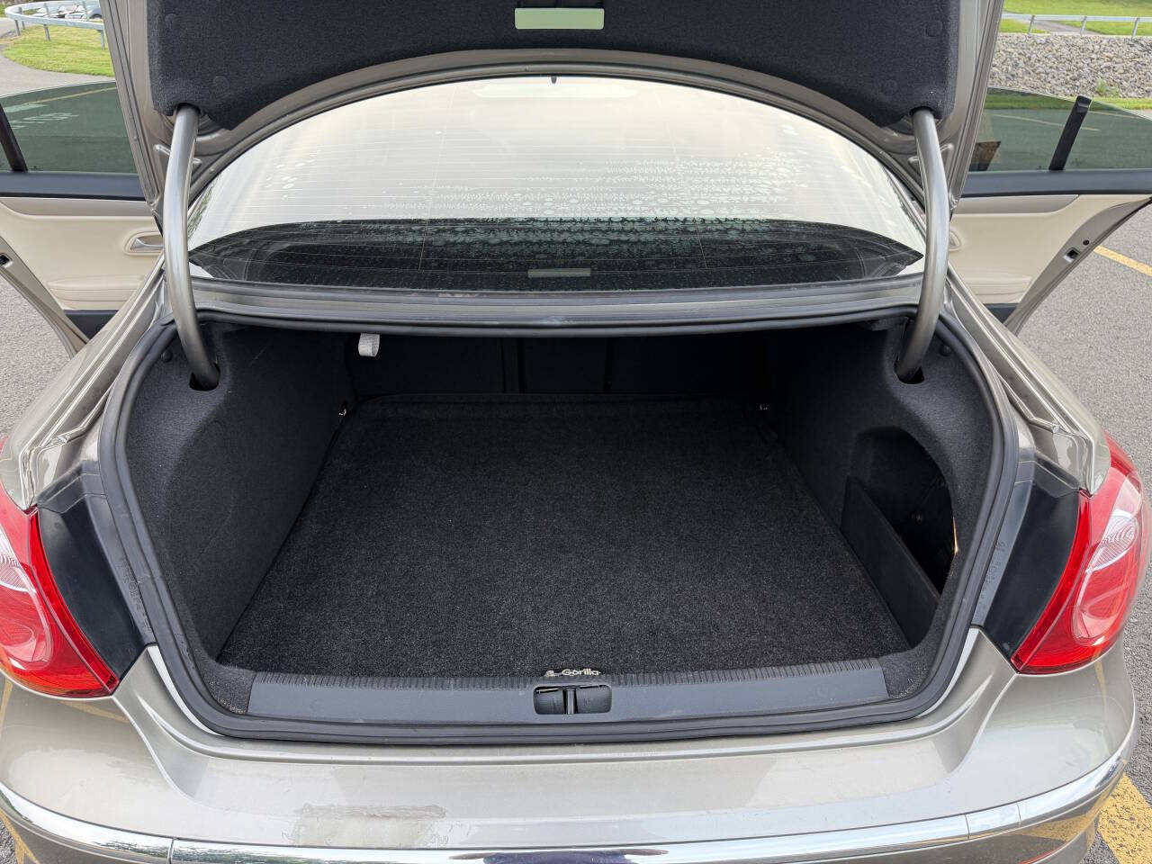 Used 2009 Volkswagen CC Sport FWD image 16