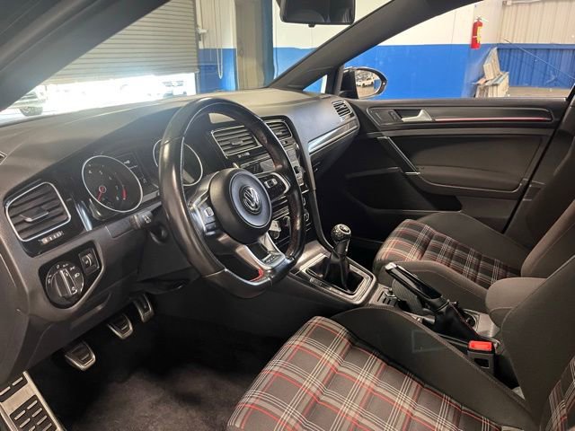 Used 2018 Volkswagen Golf 4-Door image 22